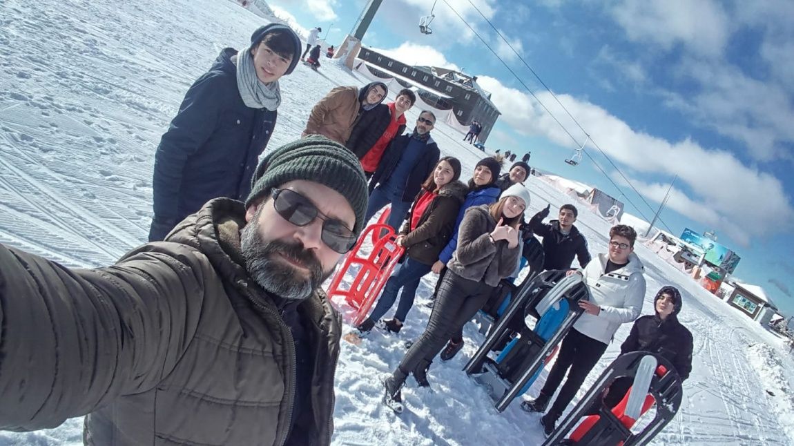 Kızılırmak Öğrencileri Yoğun Sınav Haftası Sonrası Ladik Akdağ Kayak Merkezi'nde Stres Attılar